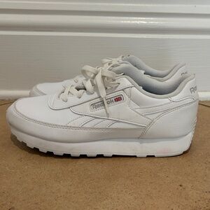 Reebok Classic White Leather Sneakers Women’s size 7.5